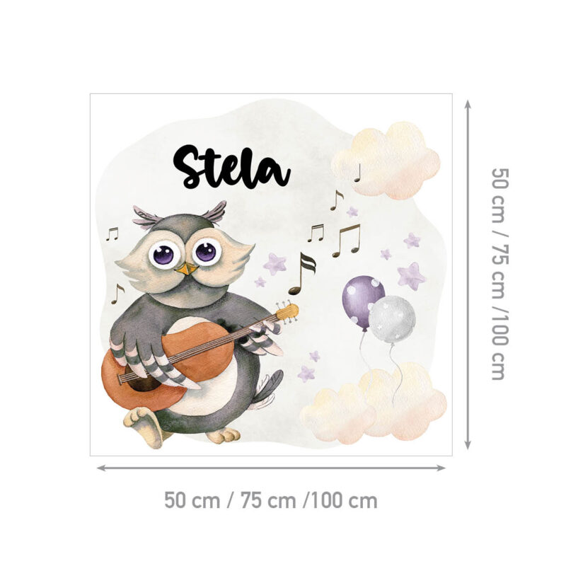 Zidna naljepnica s ilustracijom sove koja svira gitaru među oblacima, glazbenim notama i balonima, personalizirana imenom djeteta - ljubičasta - shema